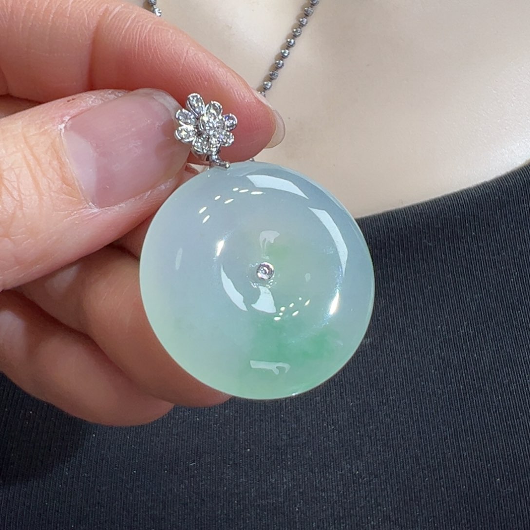 翡翠吊坠(不含链)18K金镶嵌