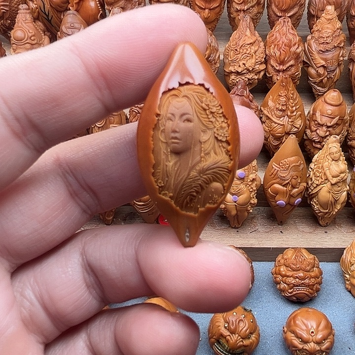 吊坠橄榄核20美女