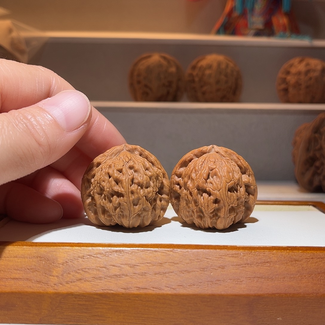 口***·文玩核桃吊坠33小三角白狮子……