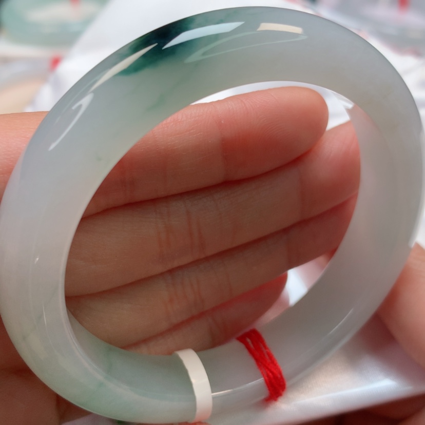 【闪购商品】翡翠手镯未镶嵌飘花