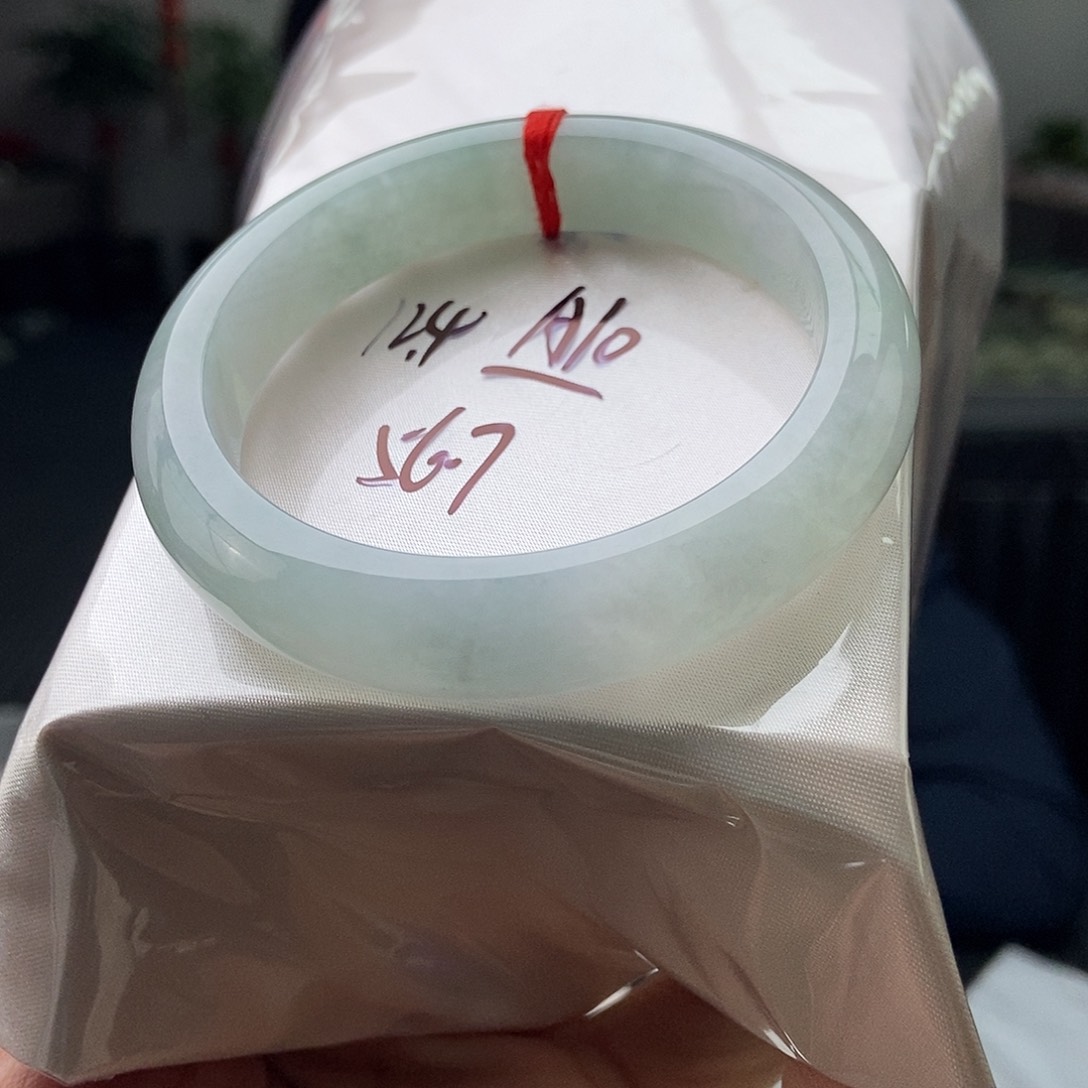 翡翠手镯未镶嵌拍一发一