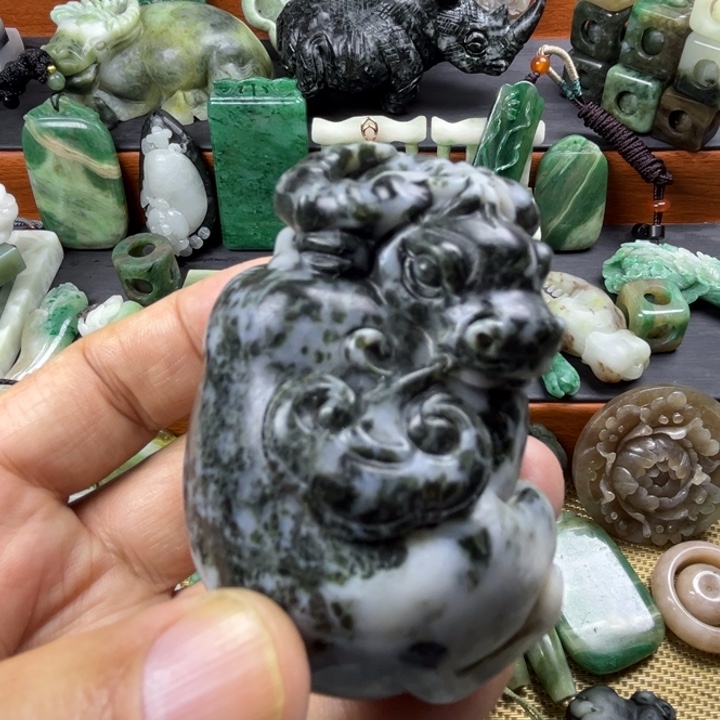 独山玉未镶嵌珠宝半成品