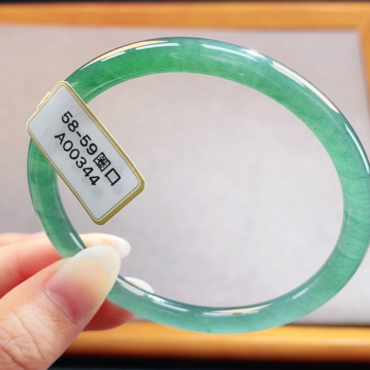 翡翠未镶嵌手镯天然翡翠手镯8号