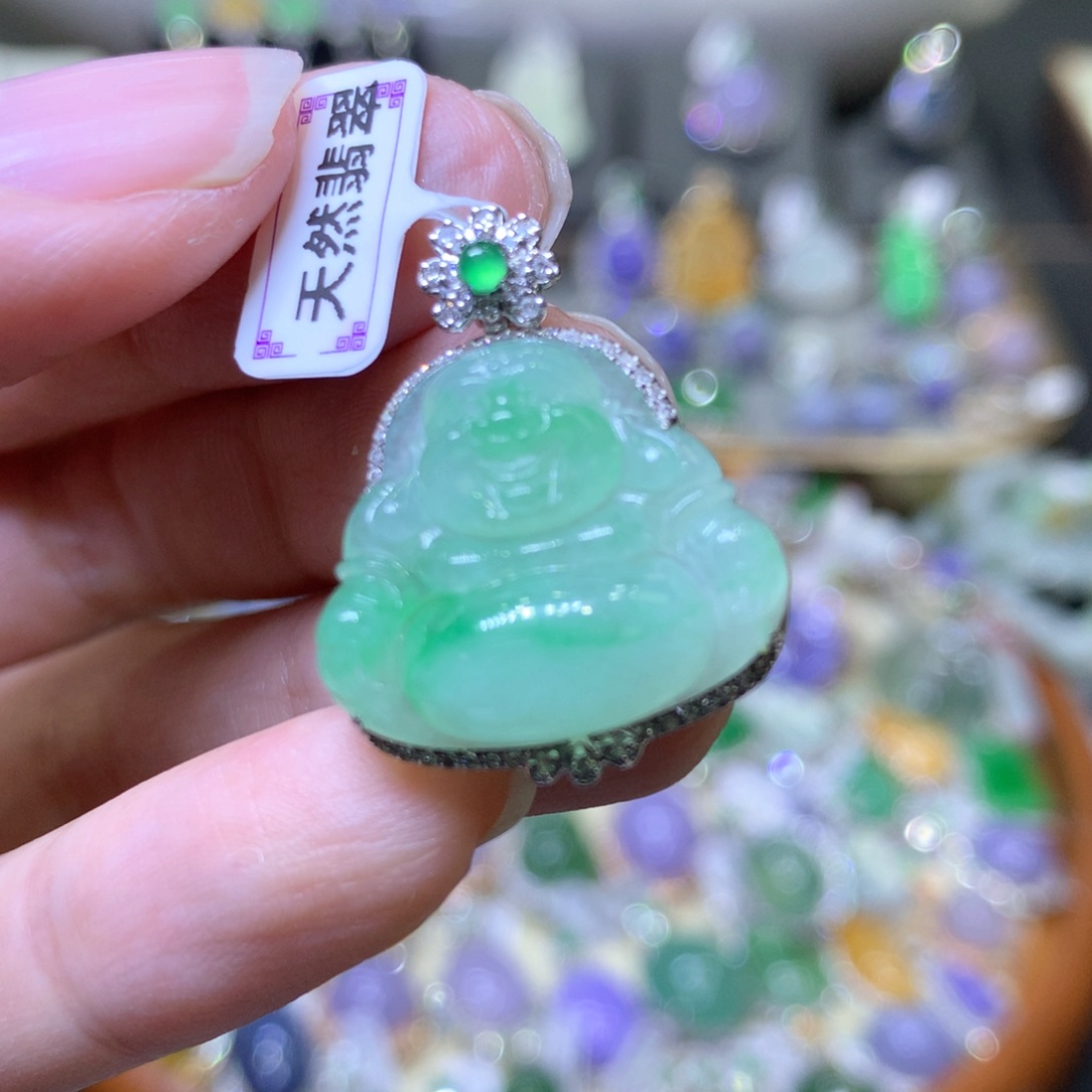 【闪购商品】翡翠颈饰18K金镶嵌翡翠吊坠项链