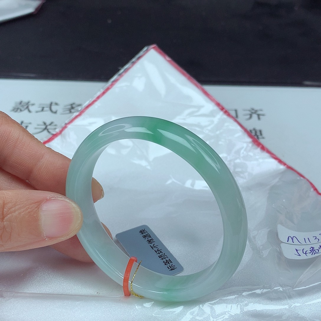 翡翠手镯未镶嵌54贵3920