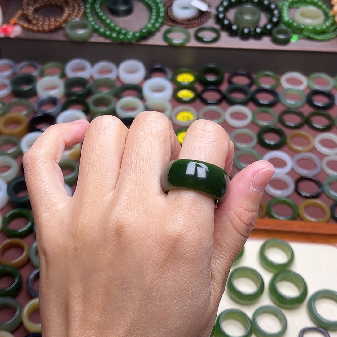 和田玉戒指未镶嵌潘****子19.5辣菠菜高货