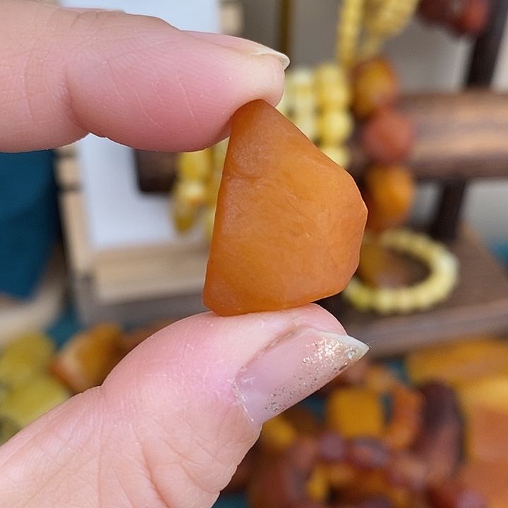 姜***沸蜜蜡未镶嵌颈饰手机坠