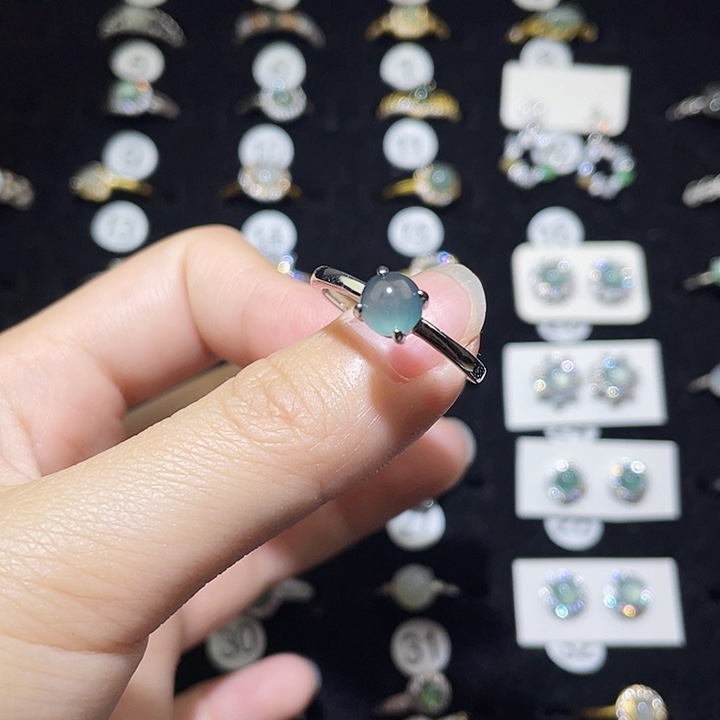 翡翠未镶嵌戒指戒指