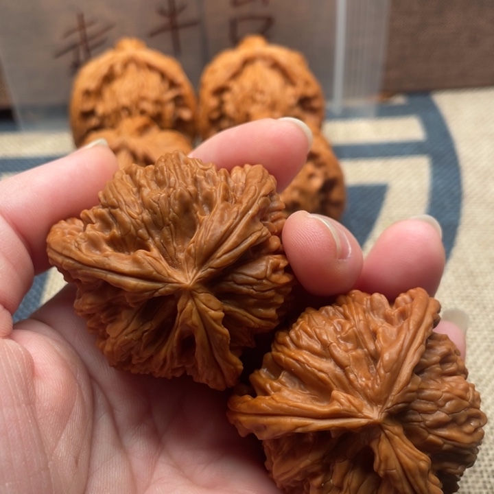 眀***核桃白狮子43核桃