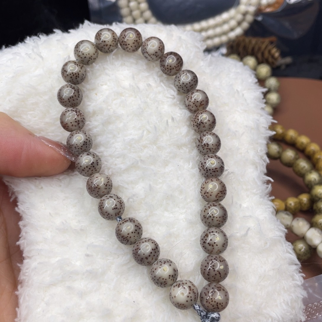 星月菩提手串咣****门新年快乐卡9圆珠冰糖