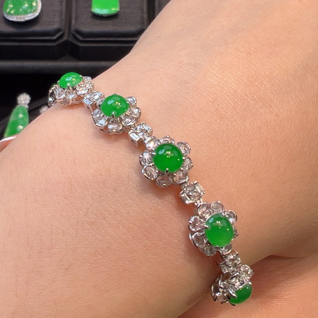 18K金镶嵌翡翠手链收到货48小时鉴赏期