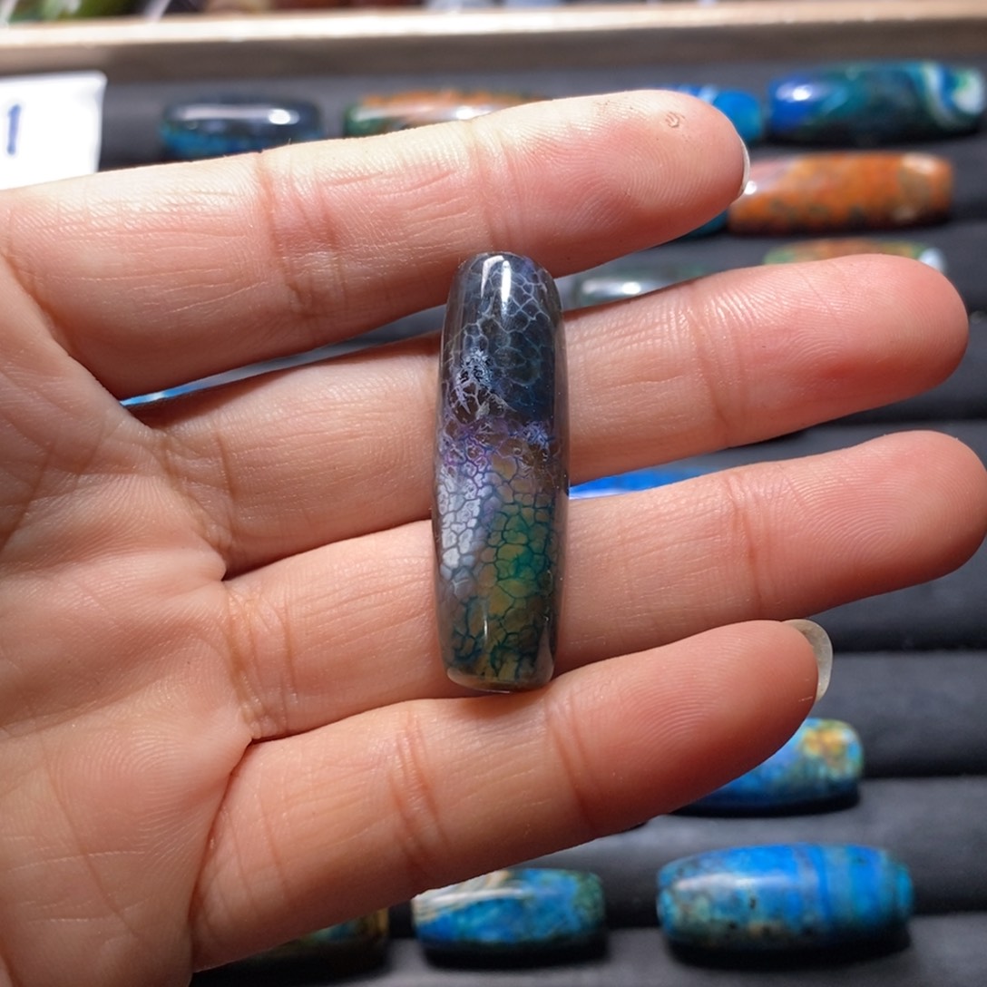 颈饰未镶嵌石英质玉陛*