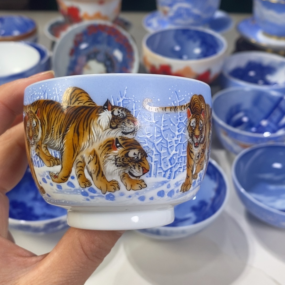 粉彩老虎主人杯杯