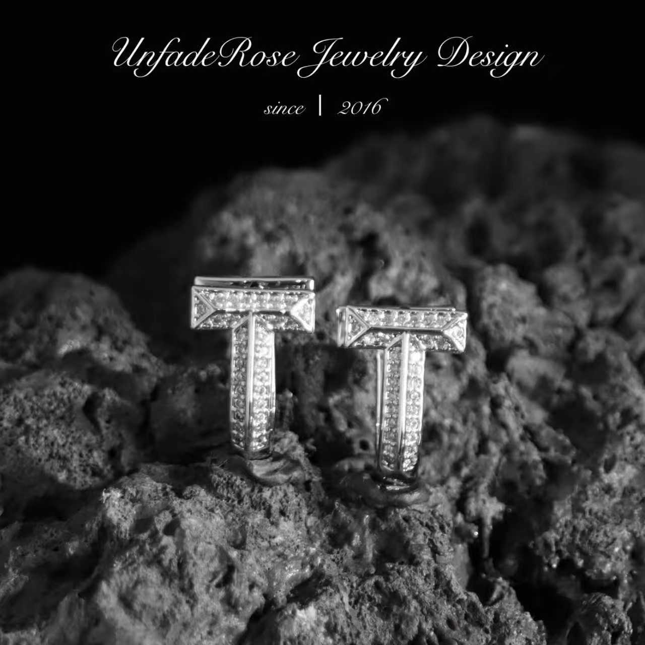 UNFADE ROSE   镀k金925银针简约轻奢钉子镶嵌耳钉 F170H