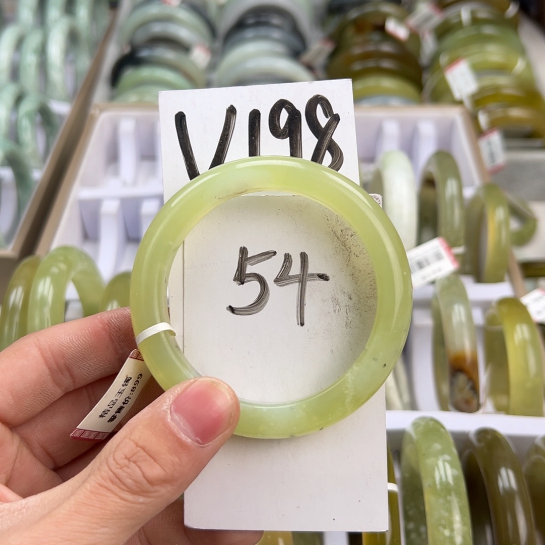 岫玉手镯未镶嵌天然岫玉