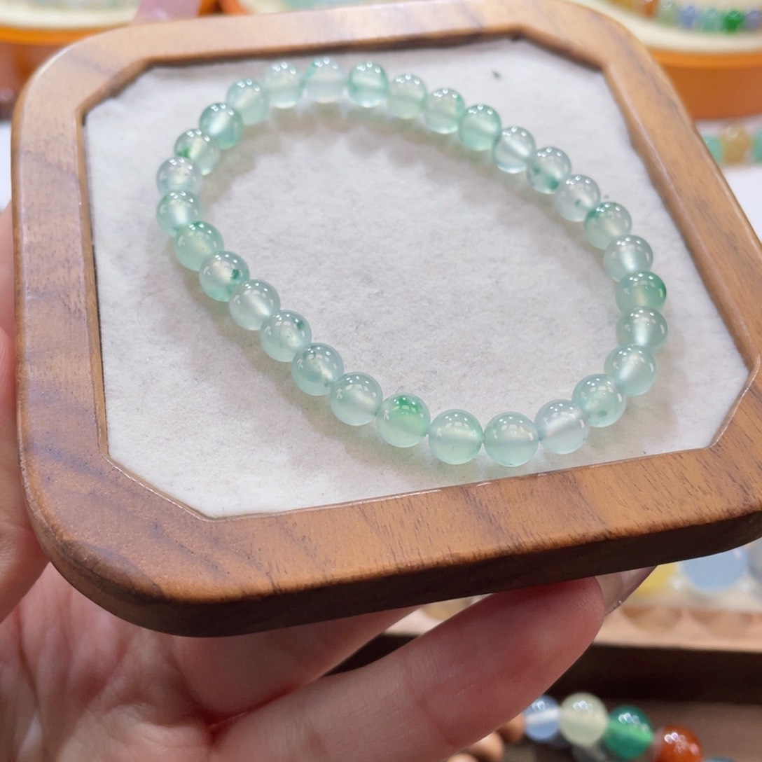 翡翠手链未镶嵌卡6飘绿