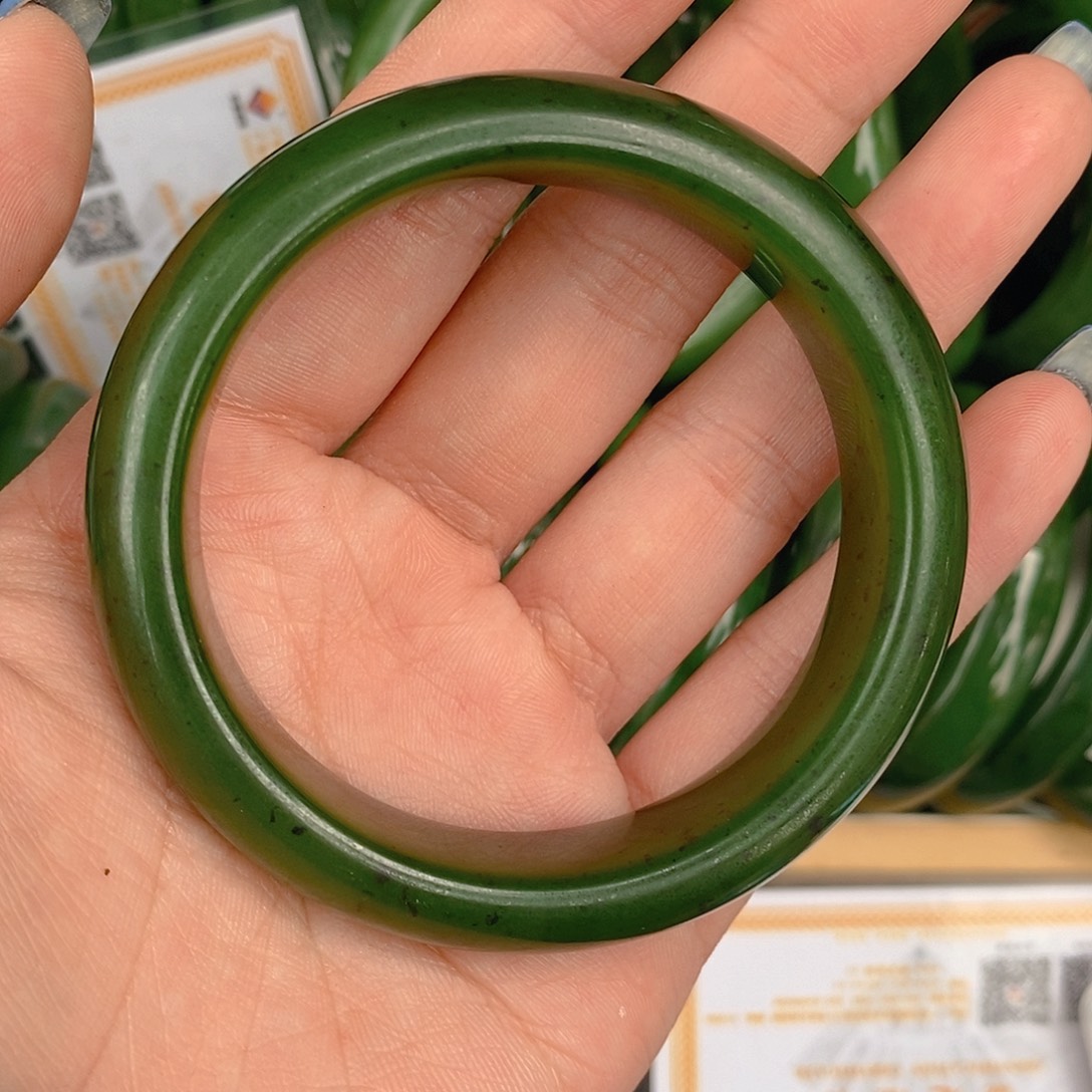 暗***香和田玉（碧玉）未镶嵌手链