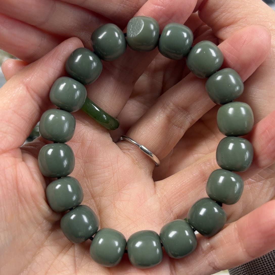 和田玉手链未镶嵌直****）卡12老形珠珠宝级