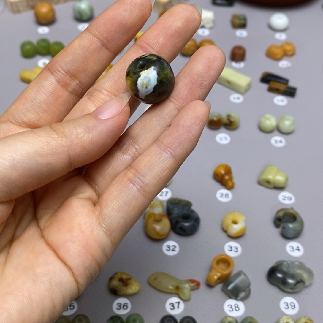 蛇纹石玉配饰合金乐*