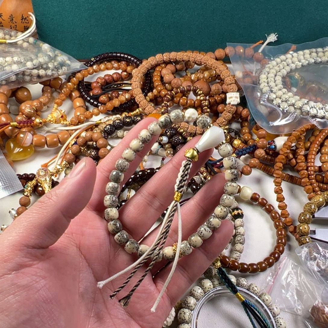 星月菩提吊坠。。。。。。。。。。。。。