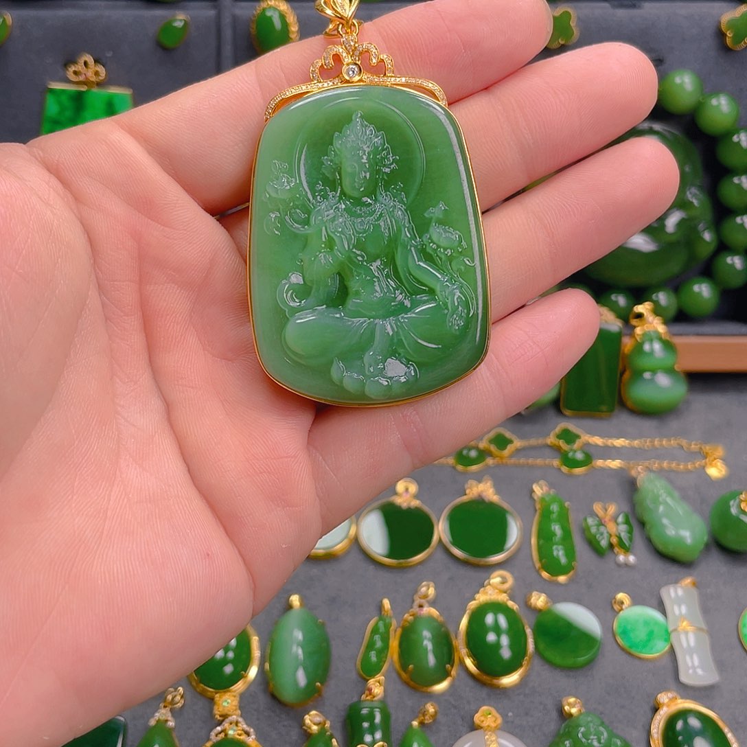 和田玉（碧玉）18K金镶嵌吊坠(不含链)12800