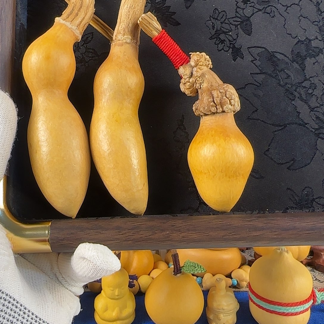 三****大叶紫檀（黑酸枝木类）