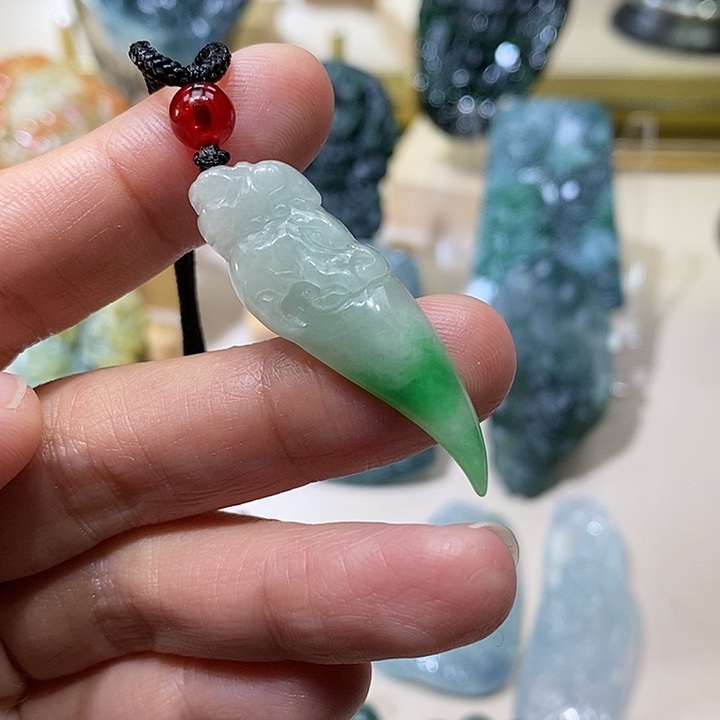 翡翠未镶嵌颈饰翡翠吊坠