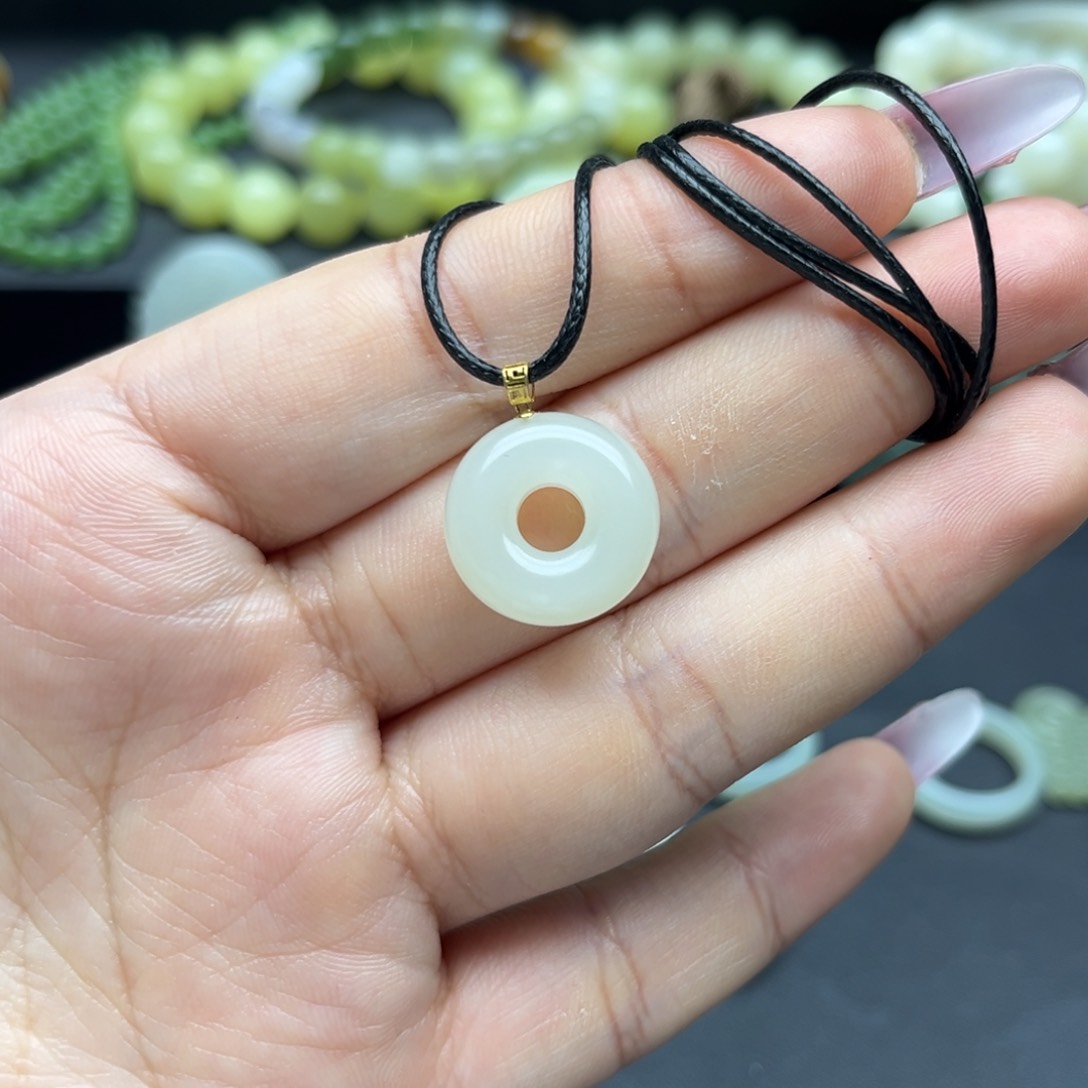 未镶嵌和田玉珠宝半成品