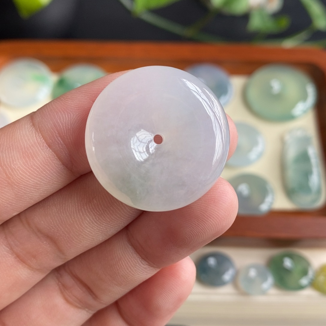 翡翠未镶嵌颈饰26.8-6.5