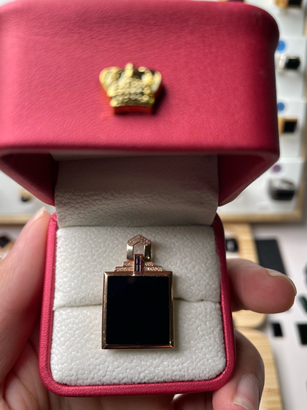 18k玫瑰金镶嵌高品质墨翠无事牌