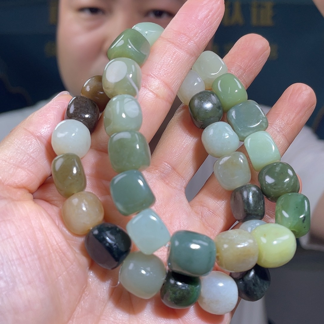颈饰未镶嵌和田玉多样性发一件