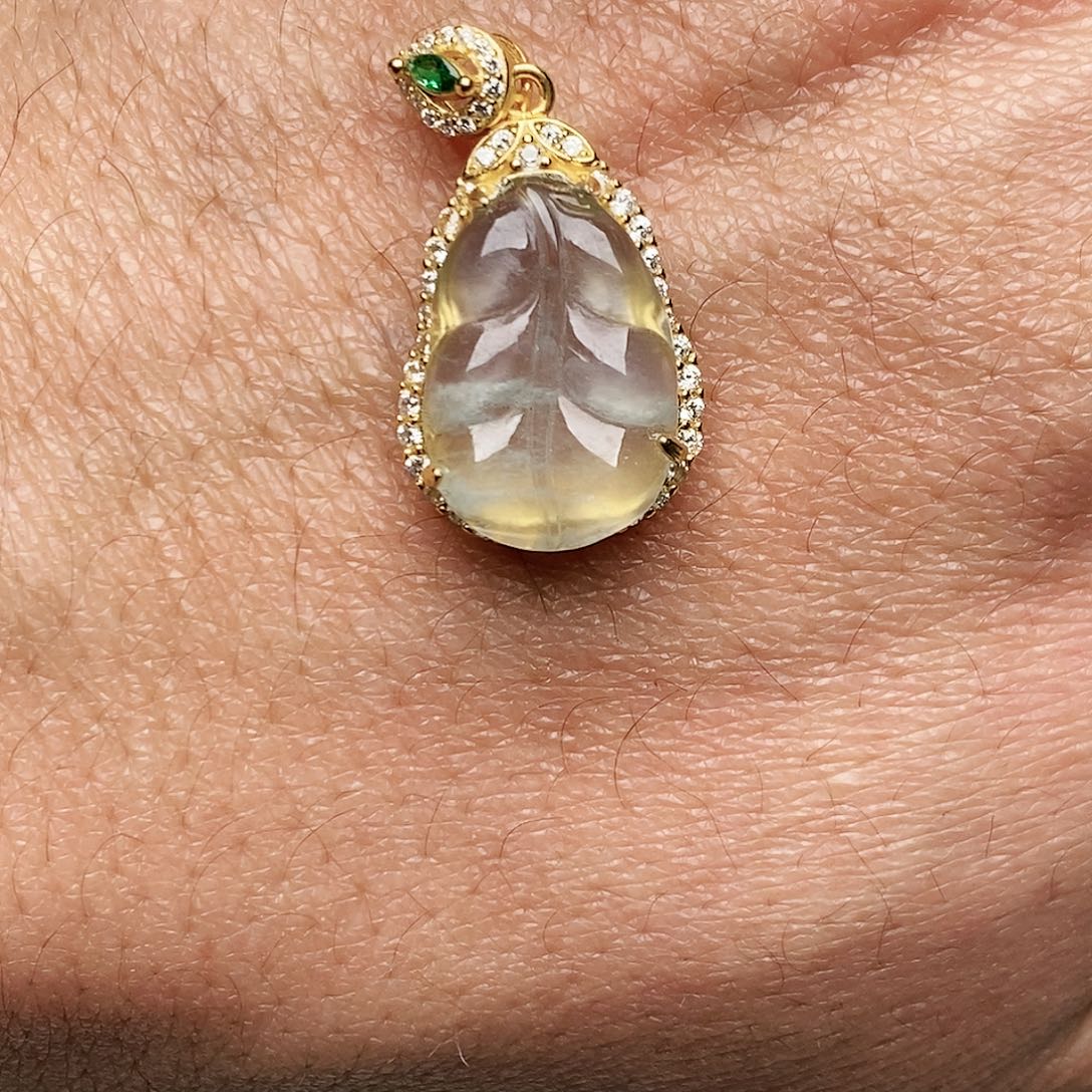 翡翠颈饰银S925镶嵌小**?叶子