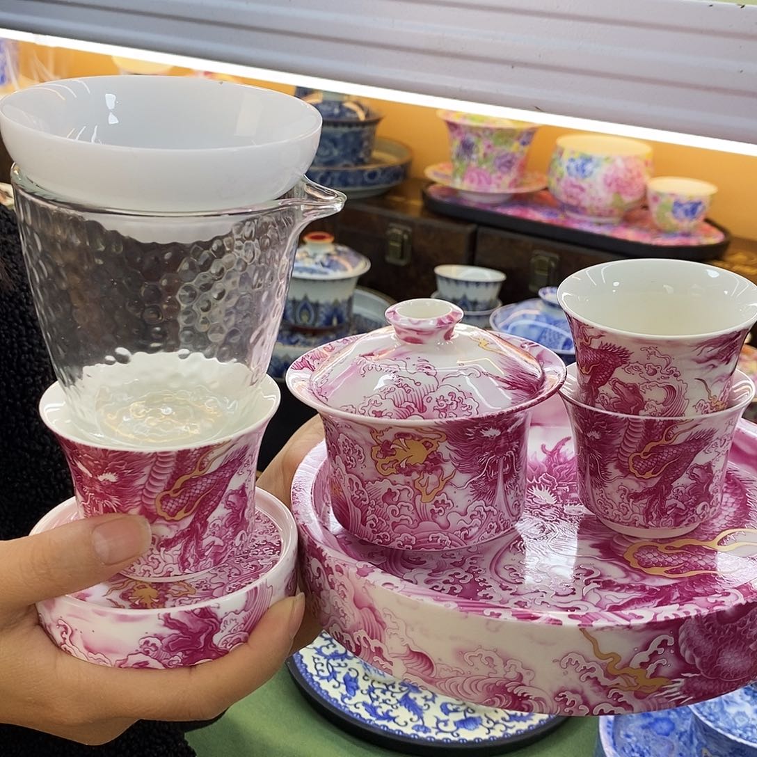 盖碗里的水煮开后放入