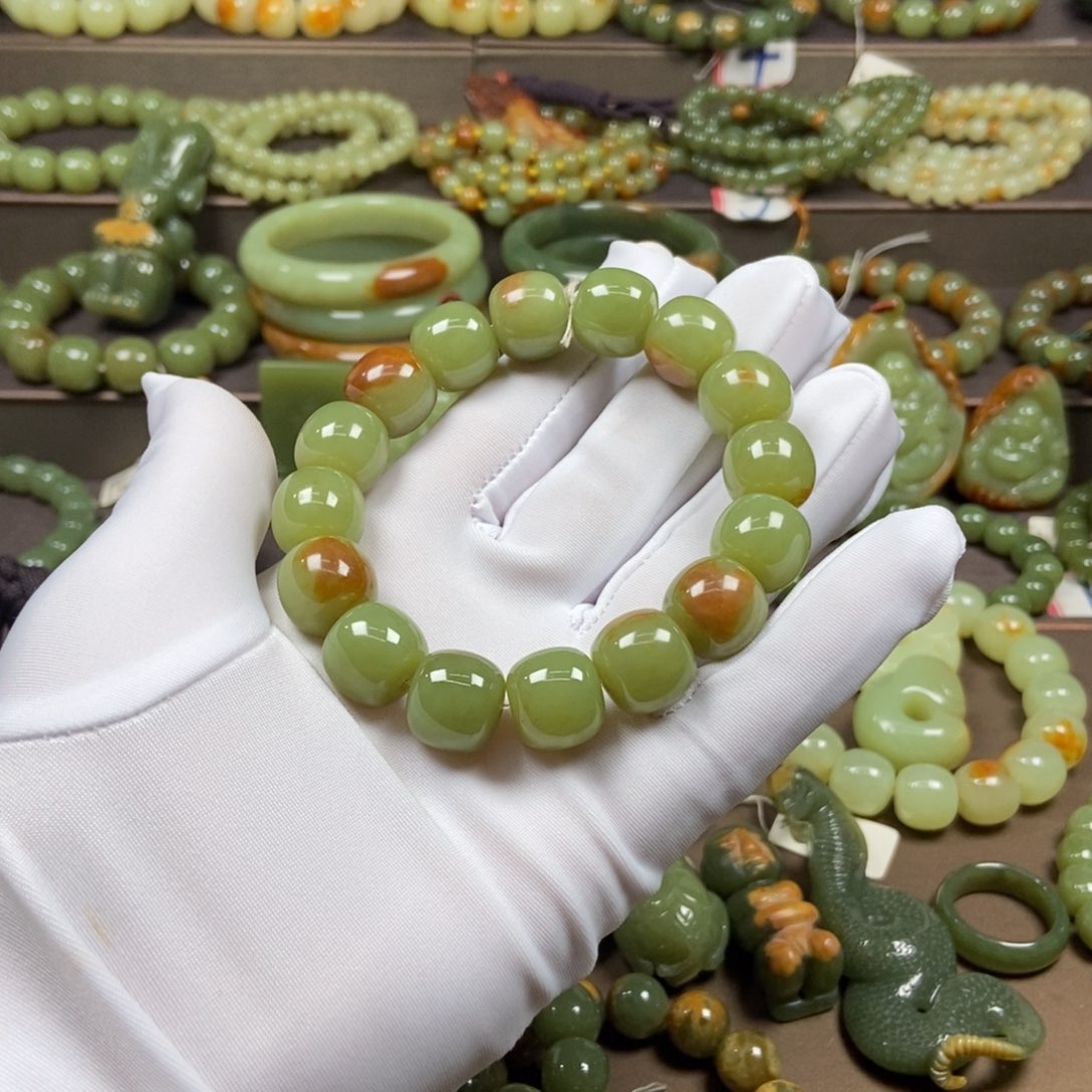 透闪石质玉手链未镶嵌我****称