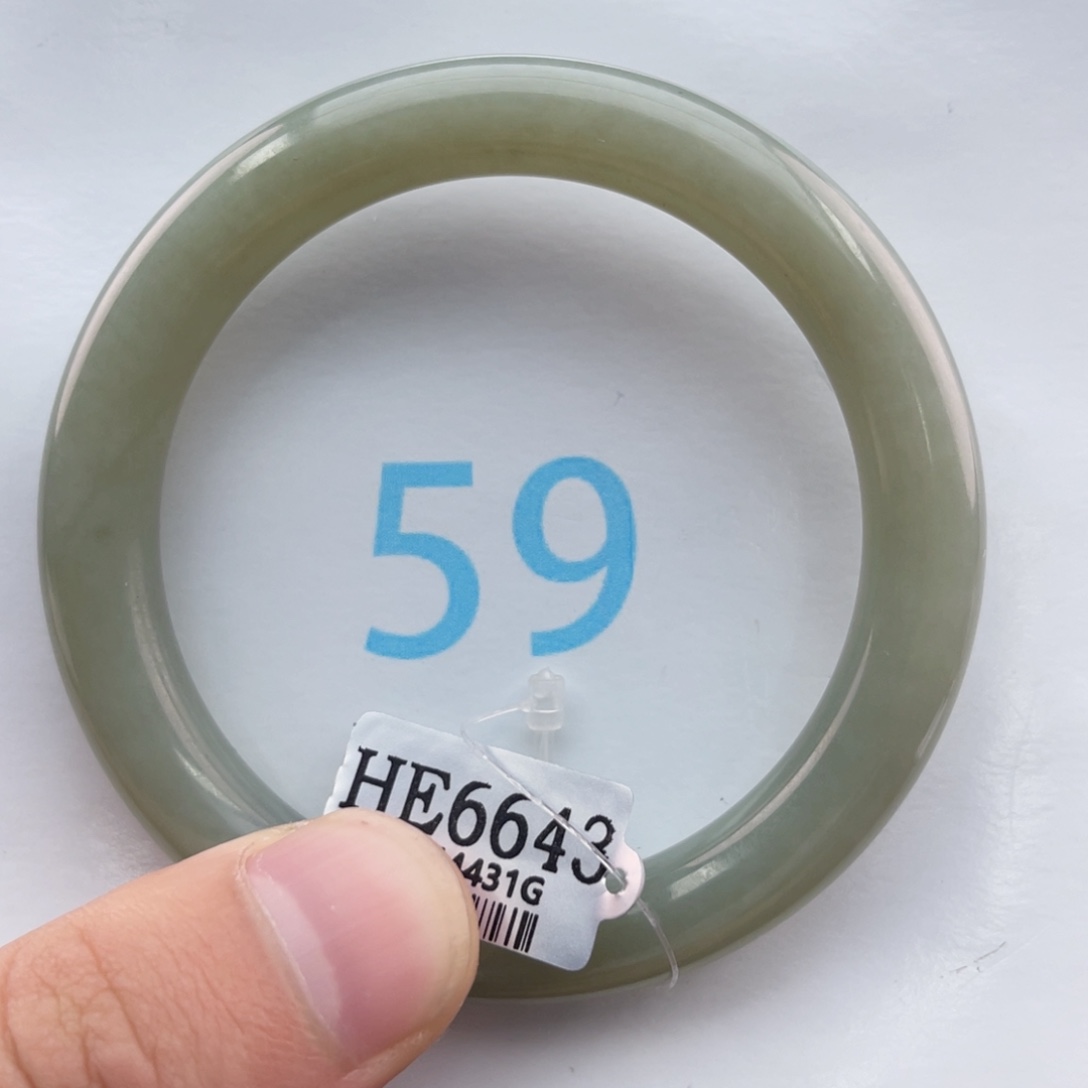 和田玉手镯未镶嵌l***t