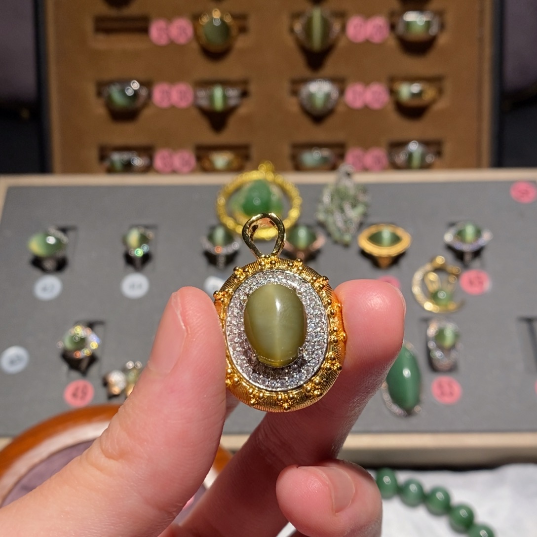 ****神和田玉未镶嵌戒指