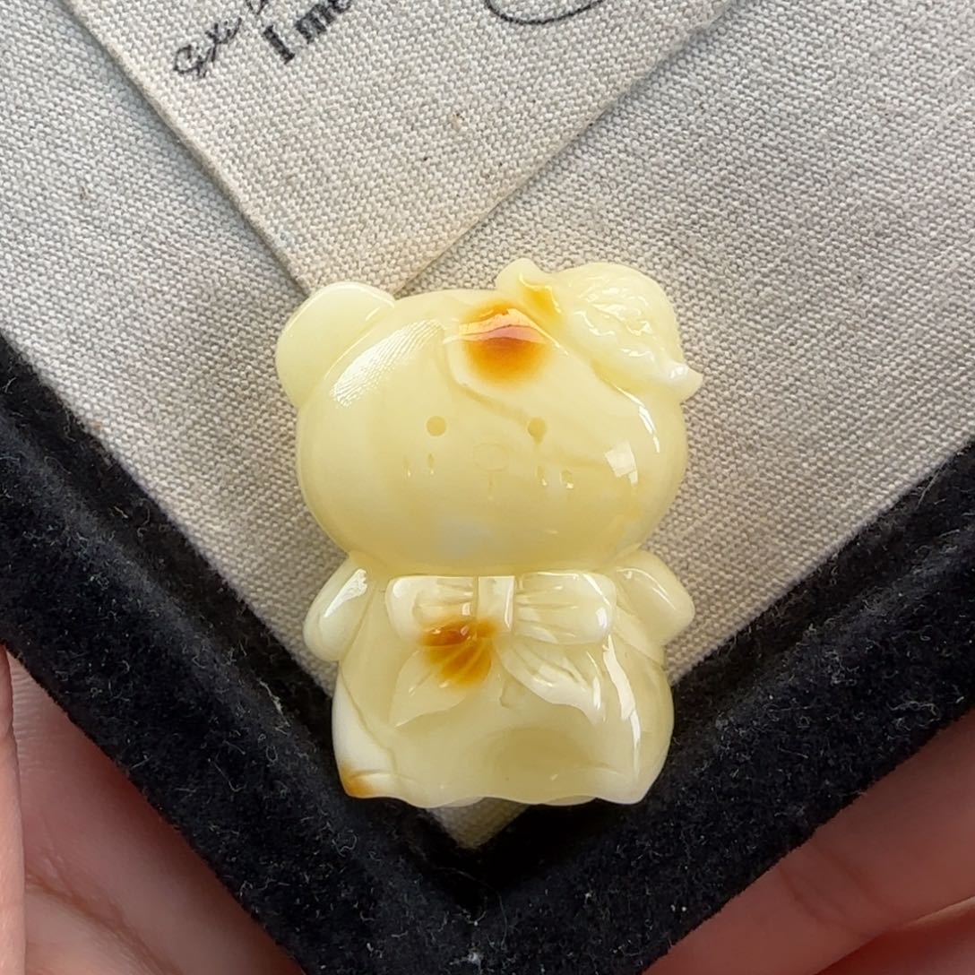 未镶嵌琥珀珠宝奇石