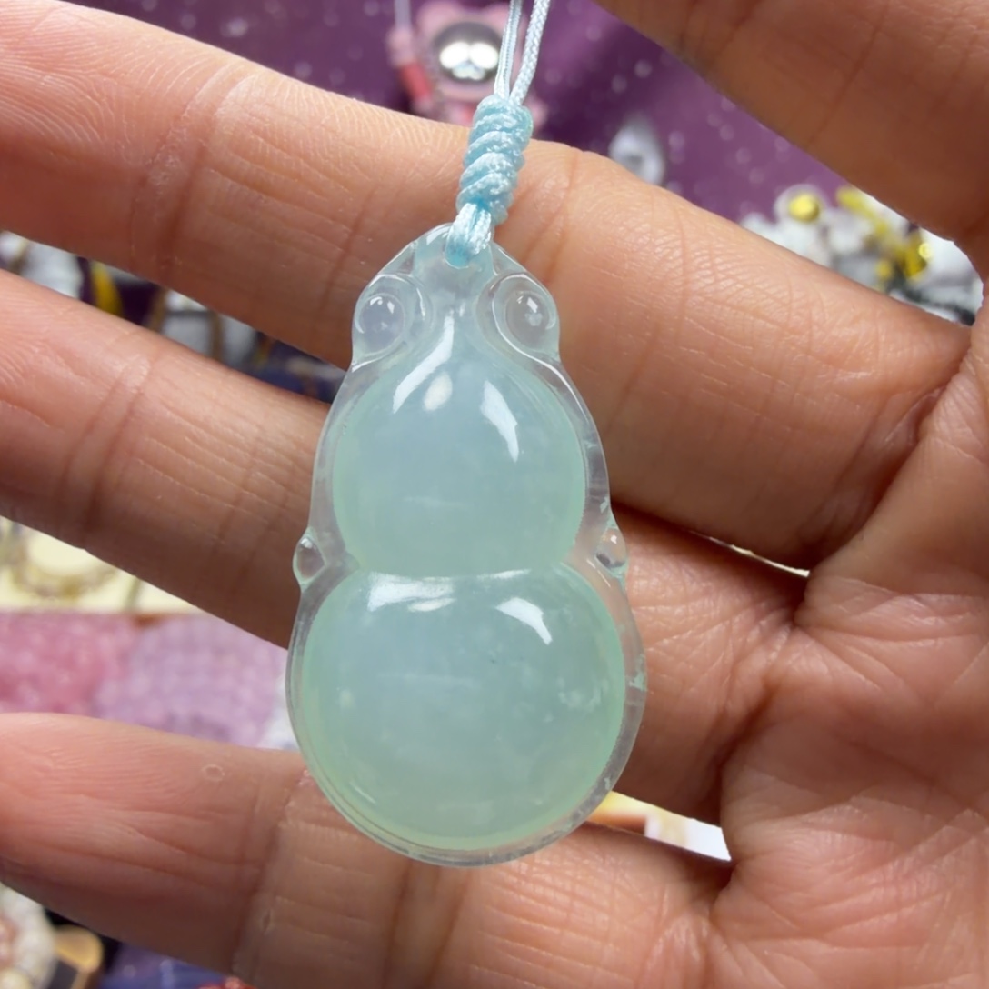 那***渴蛇纹石玉未镶嵌车挂岫玉天青冻葫芦挂件