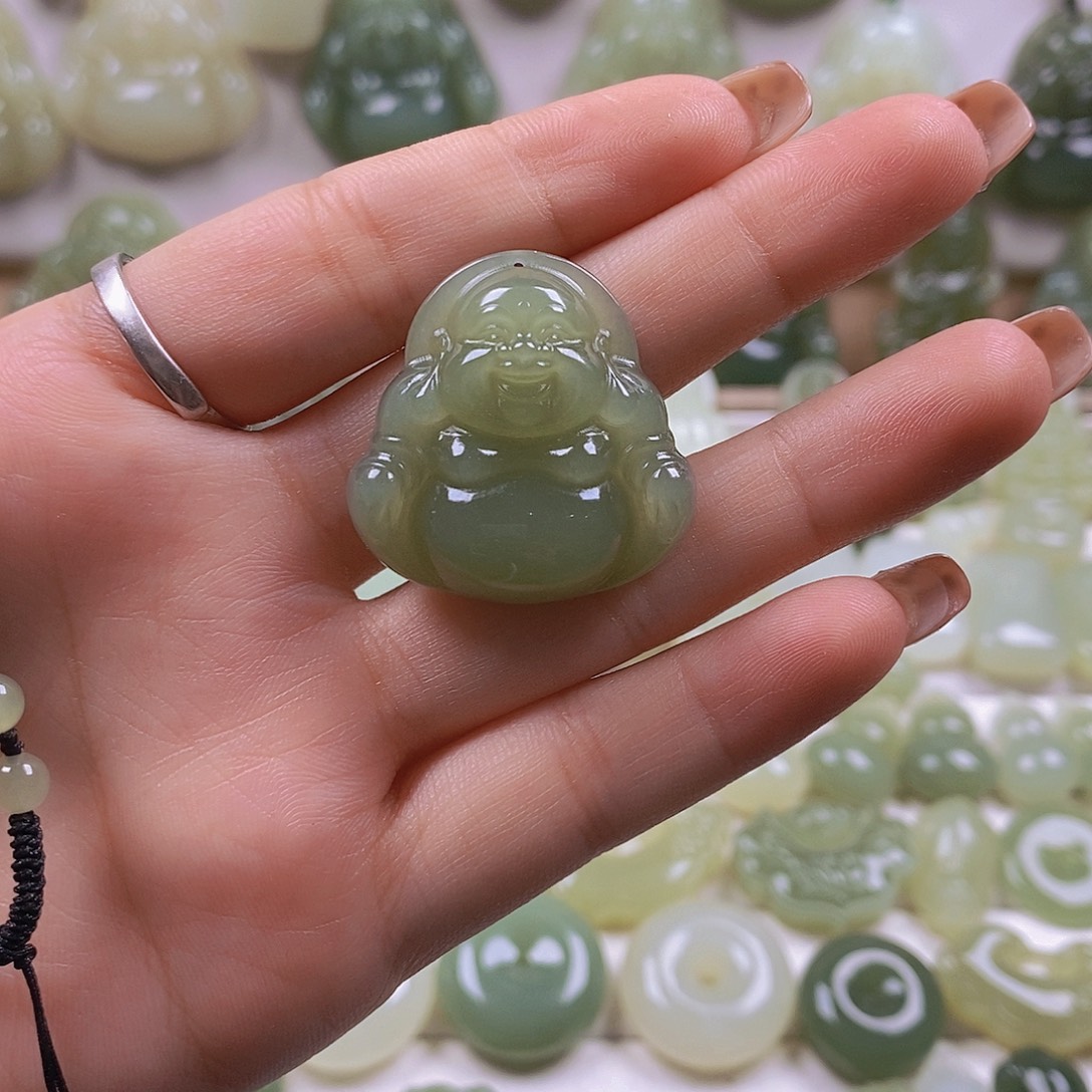 u***e和田玉未镶嵌颈饰