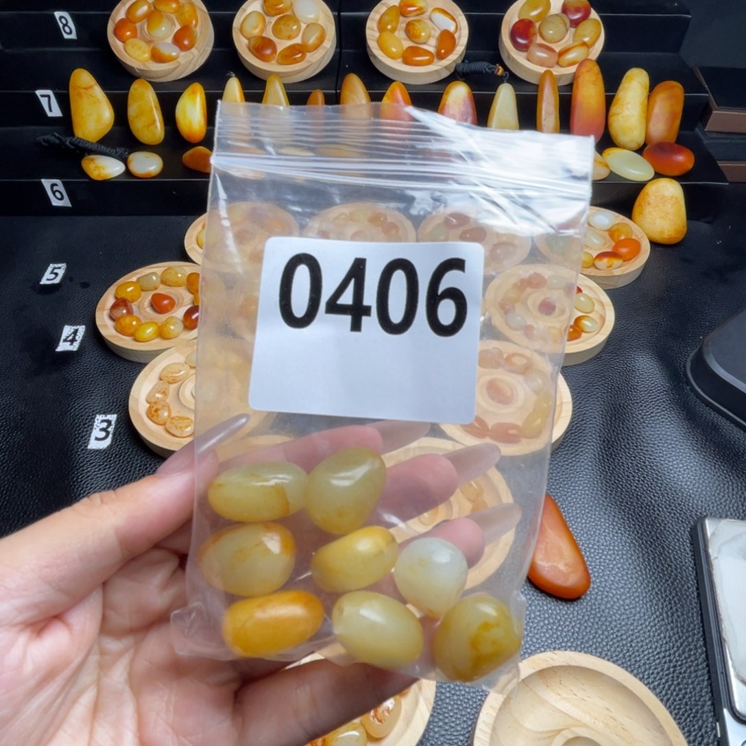 和田玉未镶嵌吊坠(不含链)百*！