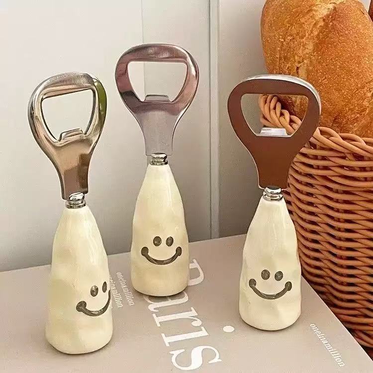 可爱笑脸啤酒开瓶器塑料柄仿陶瓷柄可站立酒瓶起子创意不锈钢开盖