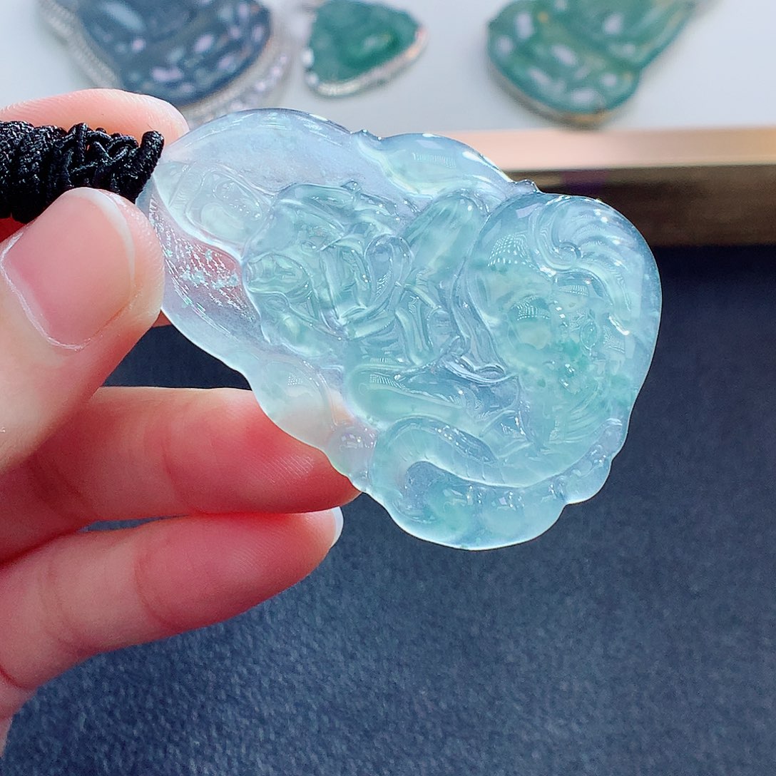 翡翠颈饰未镶嵌翡翠