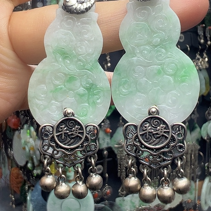 爱***人翡翠银S925镶嵌耳饰