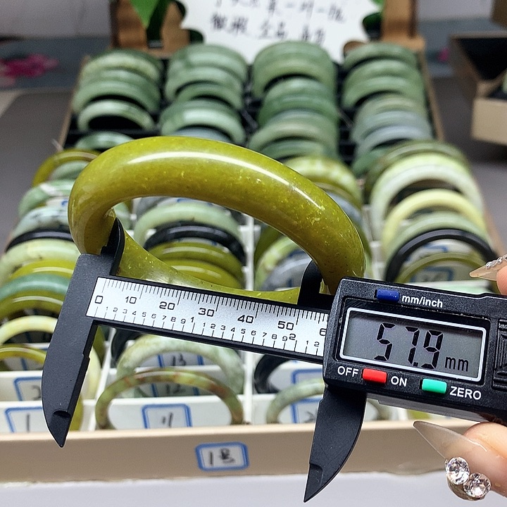 未镶嵌蛇纹石玉手镯23