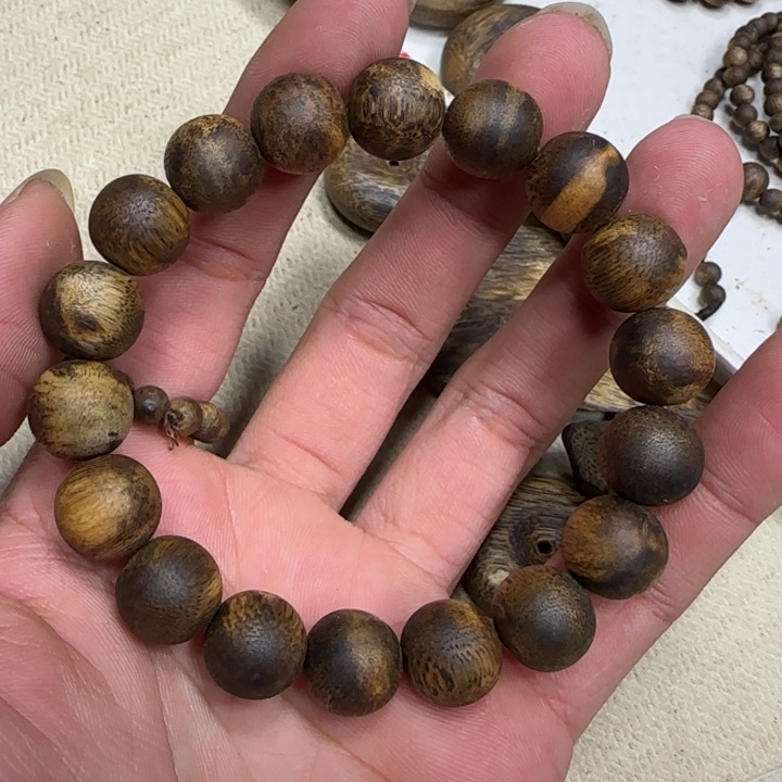 沉香木手串奇楠沉香圆珠单圈1.2-12花珠