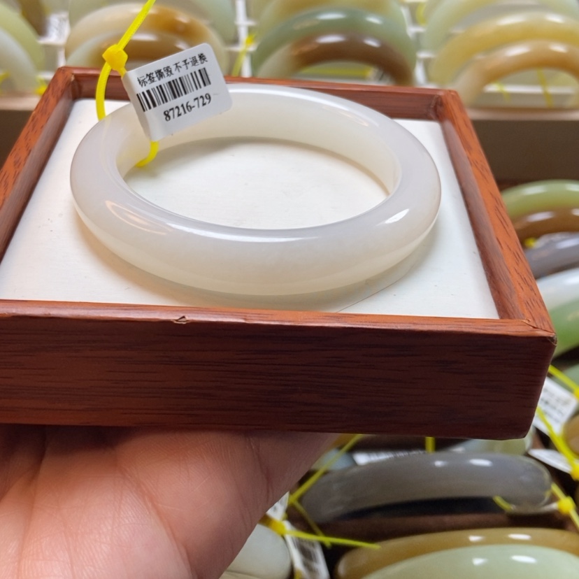 【闪购商品】和田玉手镯未镶嵌55