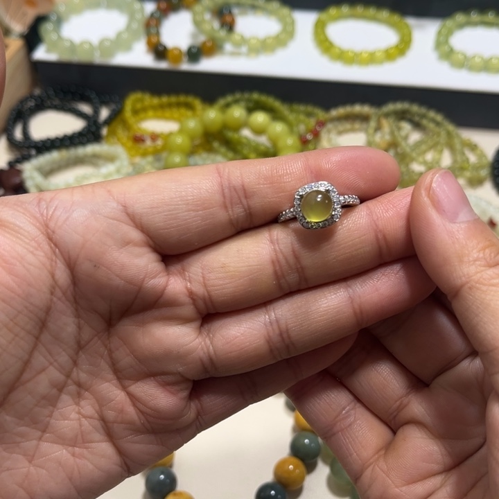 蛇纹石玉未镶嵌手链