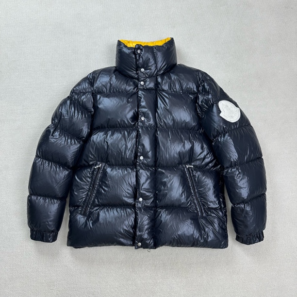 99新 MONCLER 1952白色大标立领羽绒服/4码/WL1675