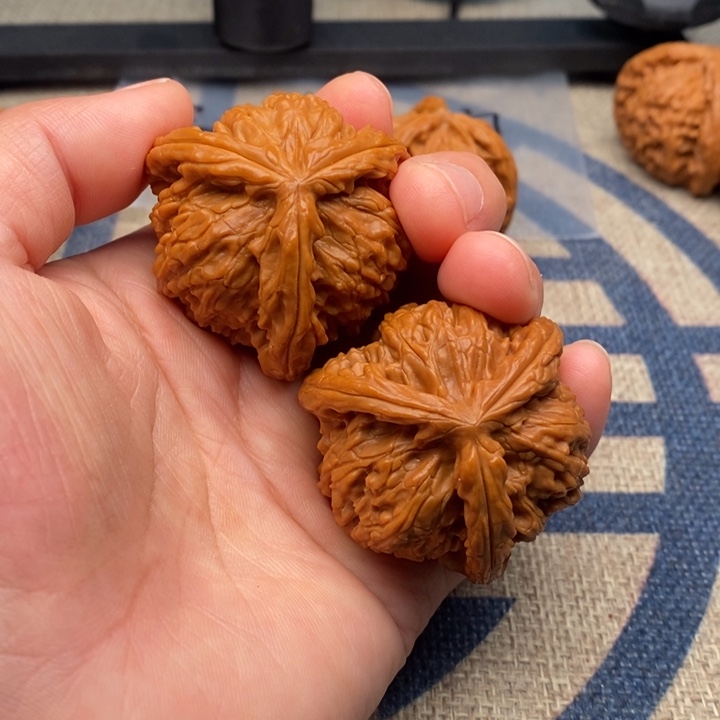 吊坠文玩核桃一**秋三棱