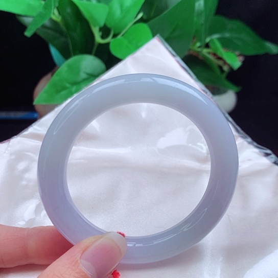 翡翠手镯未镶嵌      圆条53+白月光